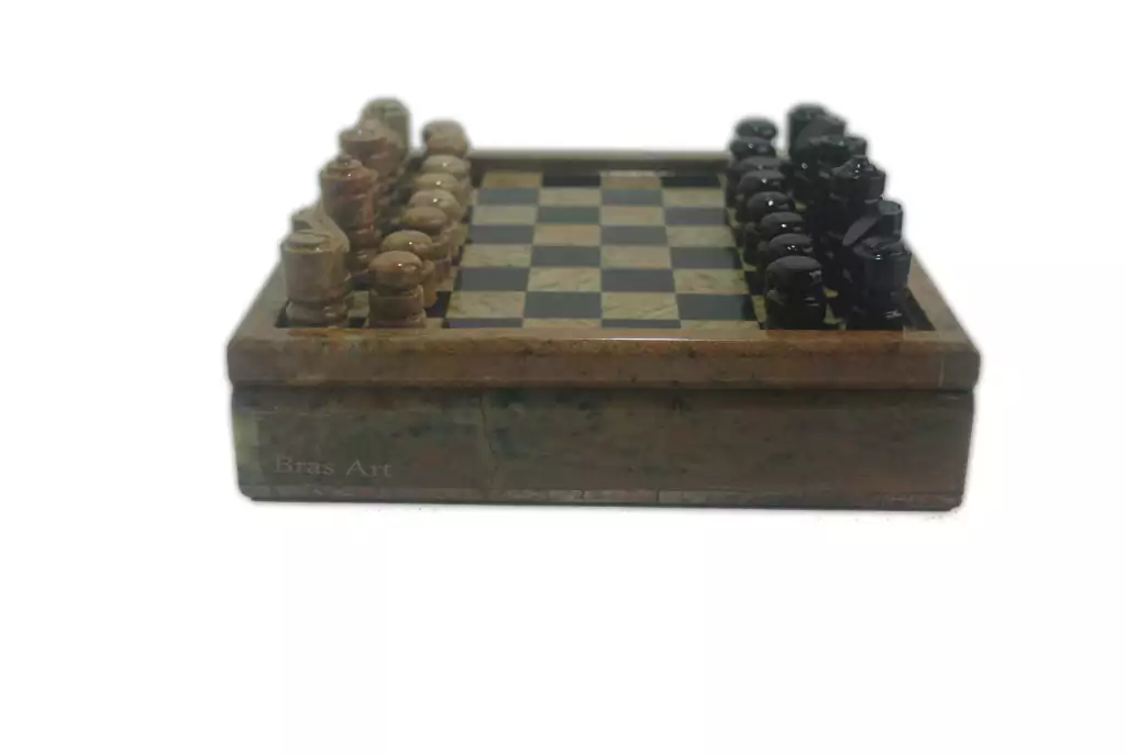 Tabuleiro De Xadrez com porta peças todo De pedra sabão 18 CM