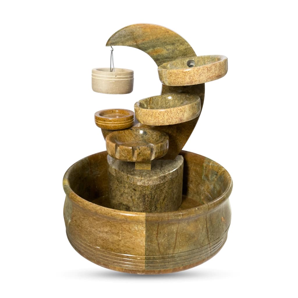 Fonte Charmosa Com Degrau Em Pedra Sabão